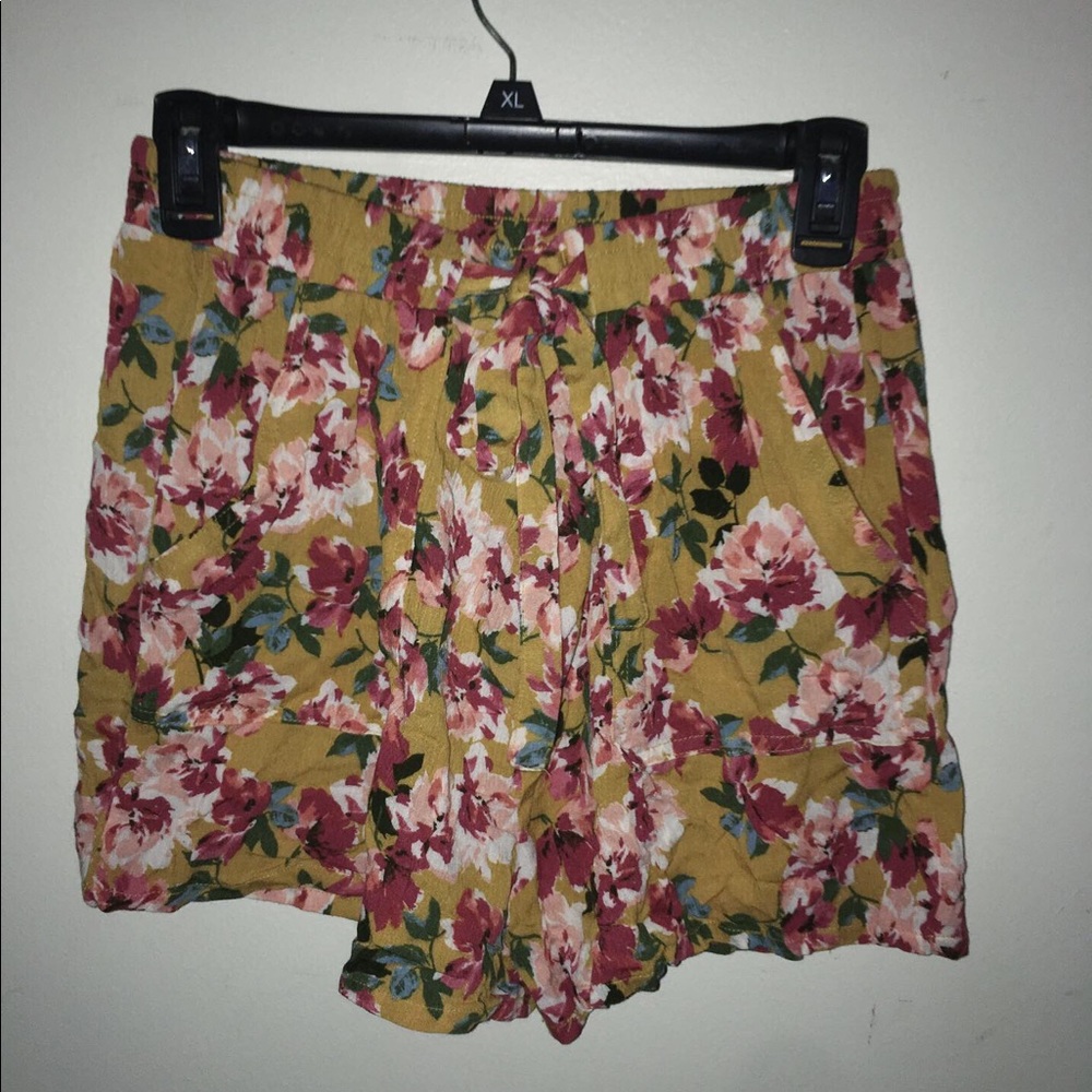 Floral shorts!